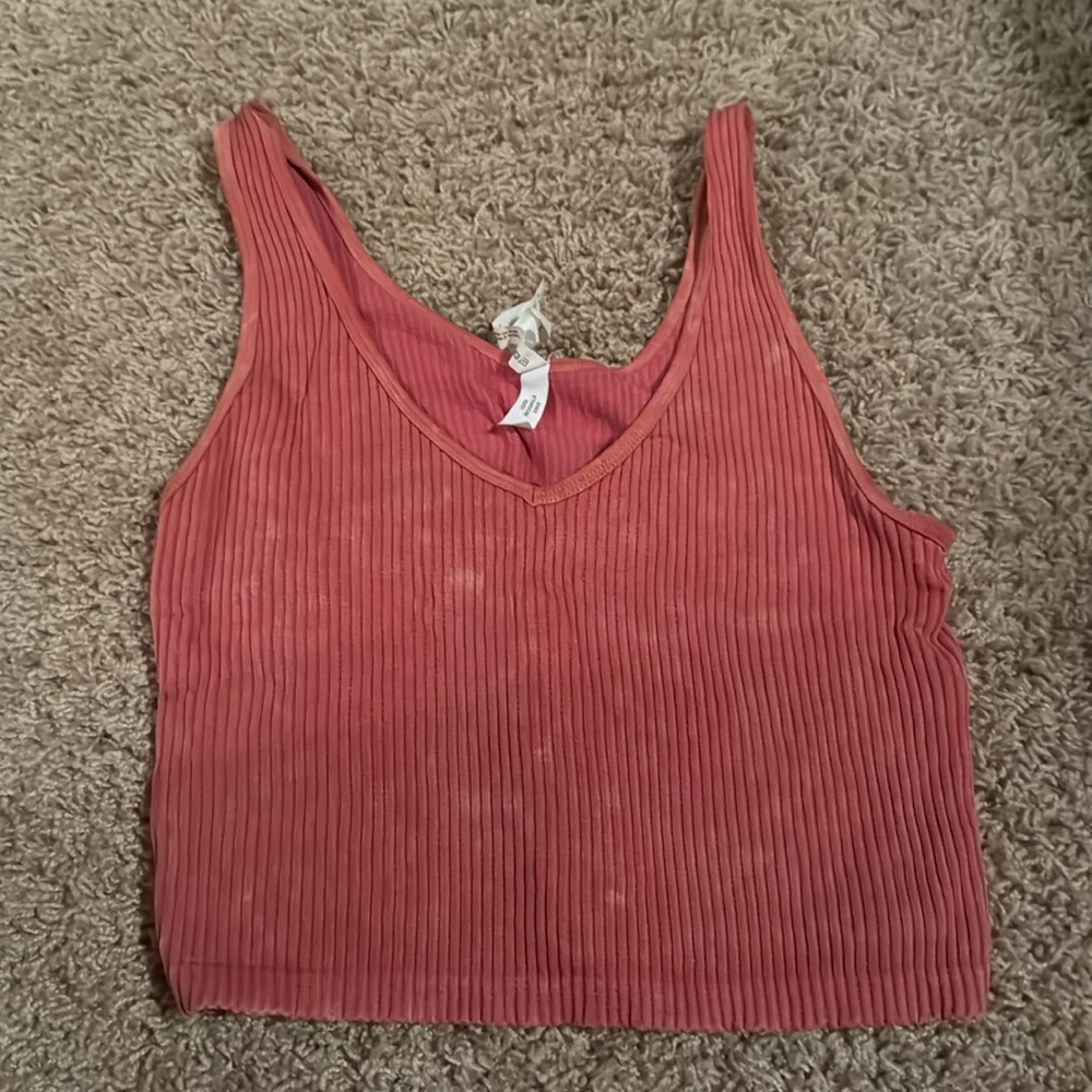 pink tank top